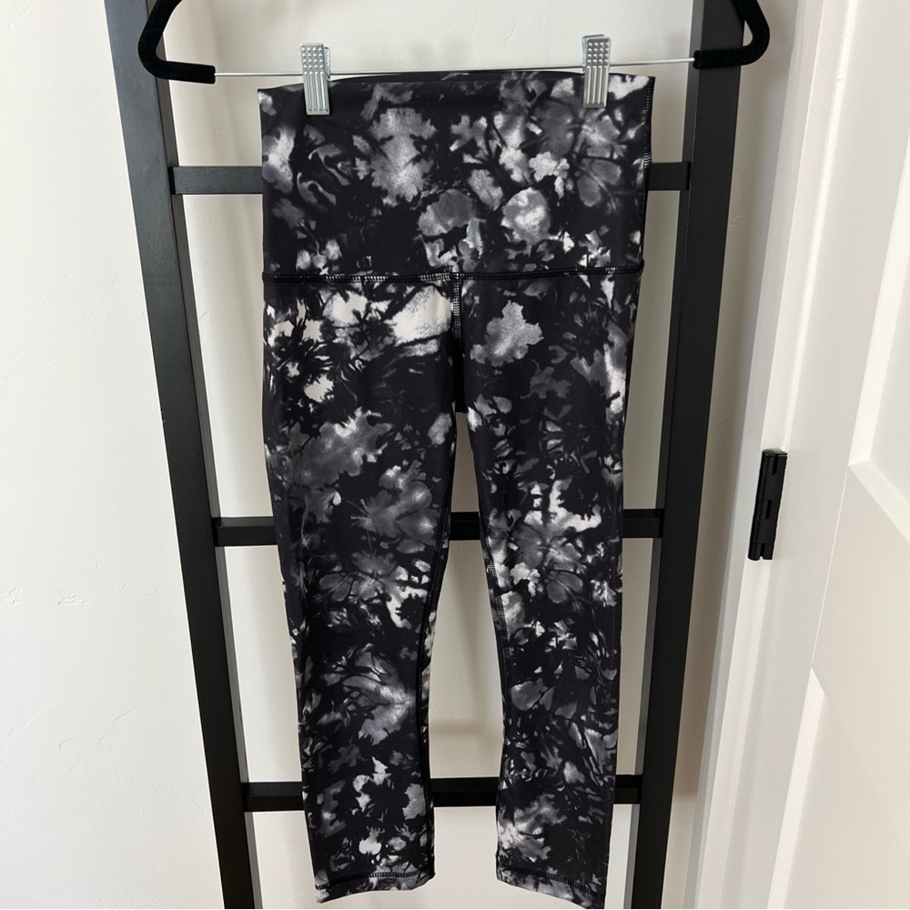 lululemon athletica Black and Gray Capris